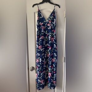 NWT: Forever 21 blue floral maxi dress, size medium